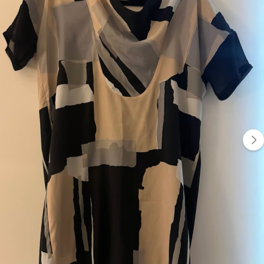 Like new floral midi dress